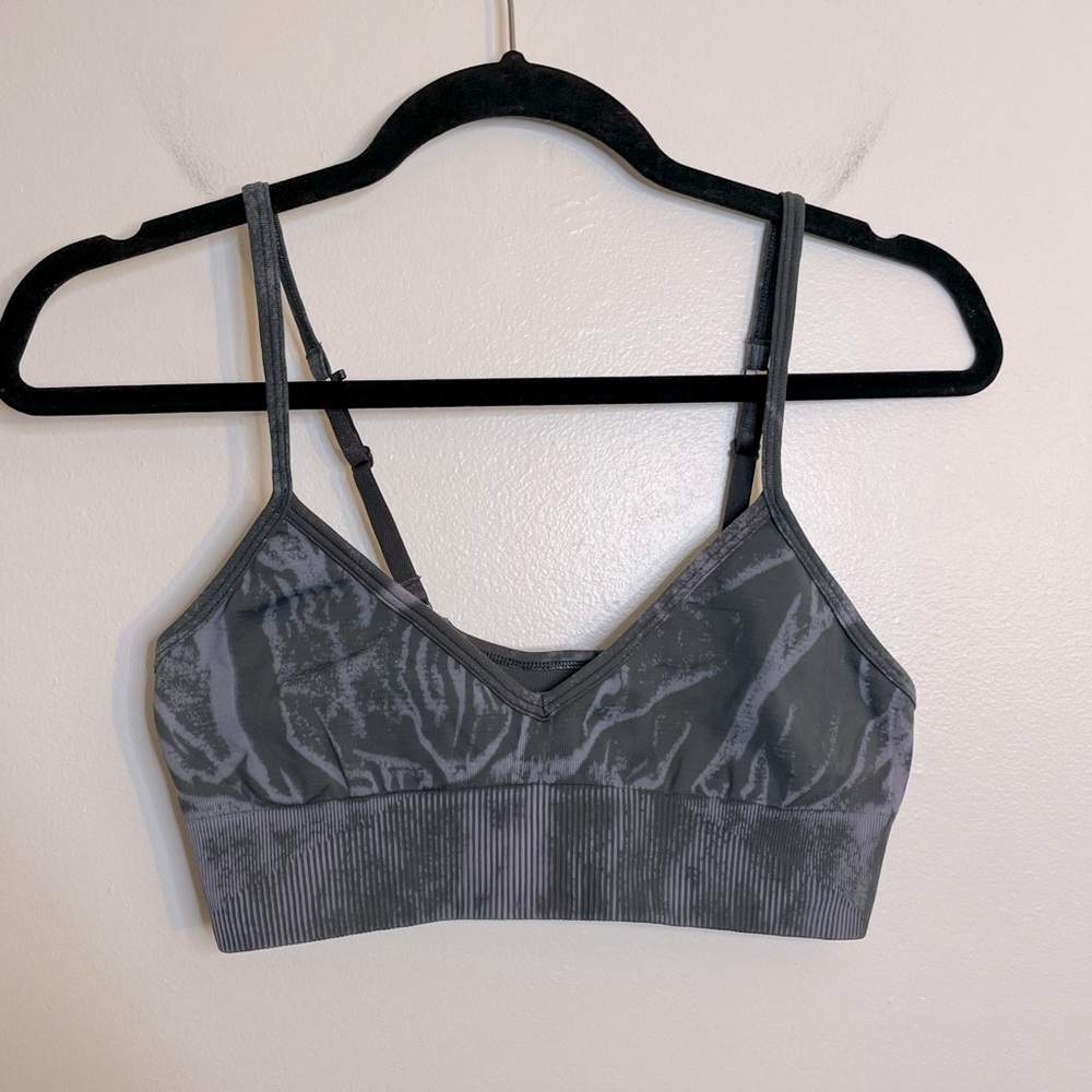 Lululemon Ebb To Street Bra *Wash size 8 Stone Wash Graphite Grey